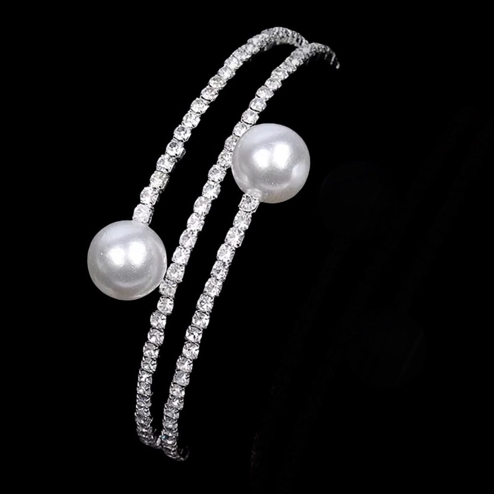 🌟NWT🌟 One size fits all Pearl & Rhinestones